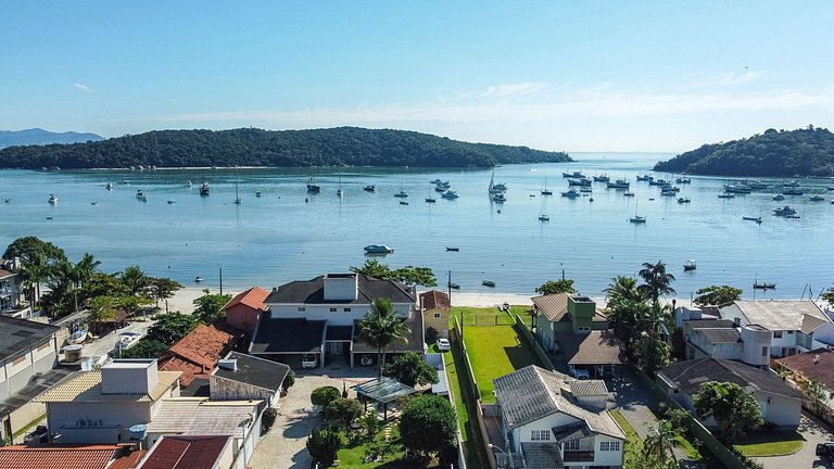 Achei Itapema • Beira-mar e piscina em Porto Belo