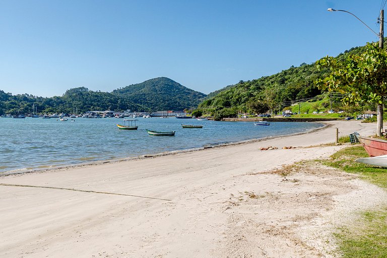 Achei Itapema • Beira-mar e piscina em Porto Belo
