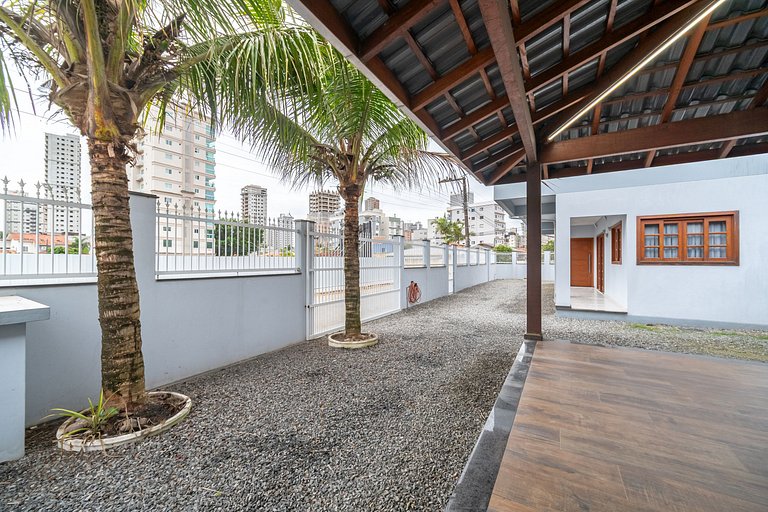 Achei Itapema • Casa, 4 suítes + Área Gourmet