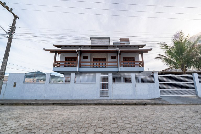 Achei Itapema • Casa, 4 suítes + Área Gourmet