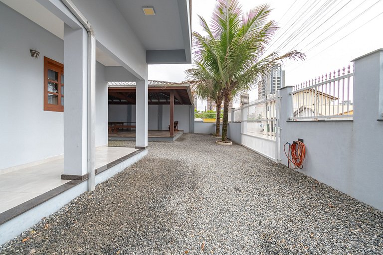 Achei Itapema • Casa, 4 suítes + Área Gourmet