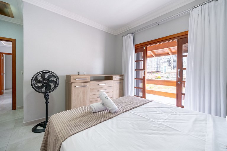 Achei Itapema • Casa, 4 suítes + Área Gourmet